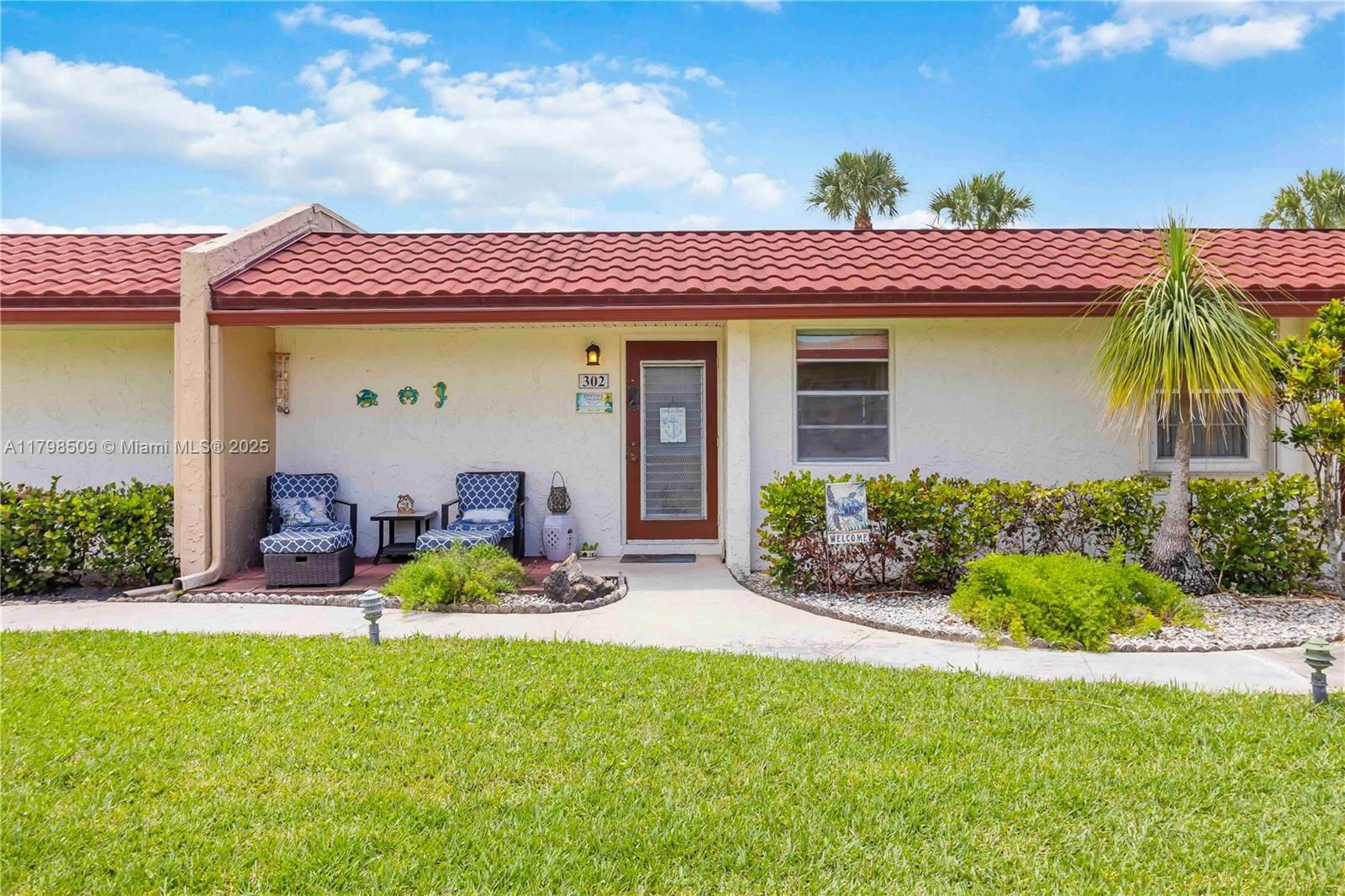 Real estate property located at 302 Lake Evelyn Dr, Palm Beach, Golden Lakes Village Cond, West Palm Beach, FL