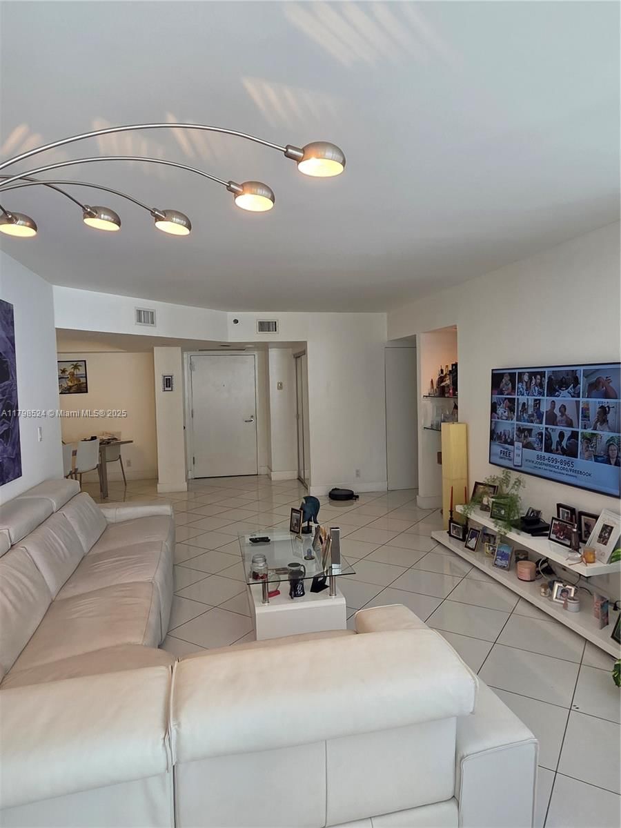 Real estate property located at 16425 Collins Ave #312, Miami-dade, Oceania I Condo, Sunny Isles Beach, FL