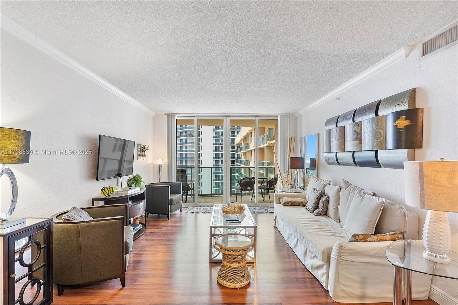Real estate property located at 2501 Ocean Dr #1618, Broward, Wave Condo, Hollywood, FL