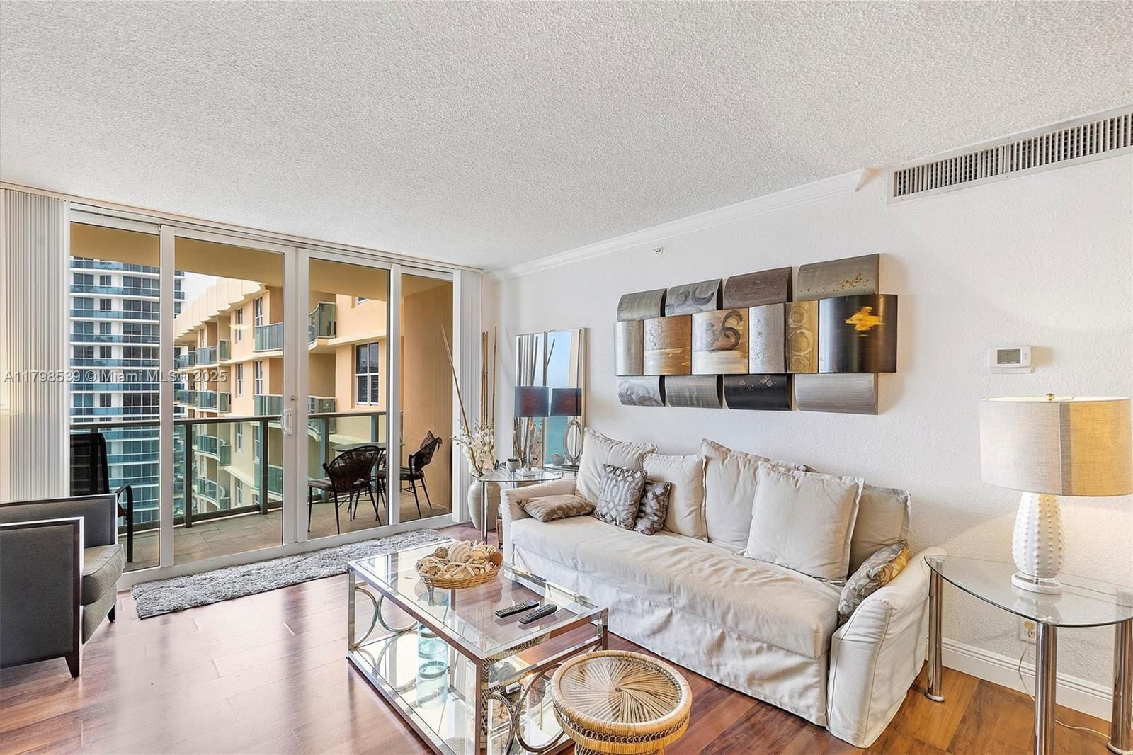 Real estate property located at 2501 Ocean Dr #1618, Broward, Wave Condo, Hollywood, FL