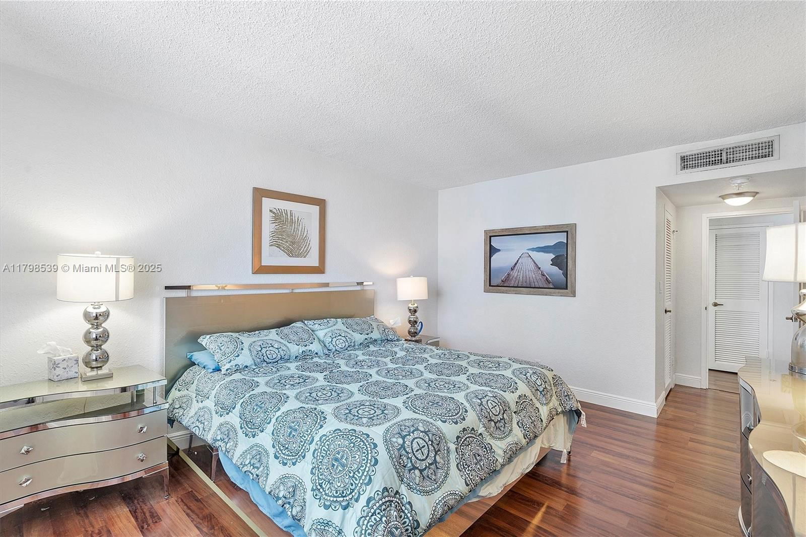 Real estate property located at 2501 Ocean Dr #1618, Broward, Wave Condo, Hollywood, FL