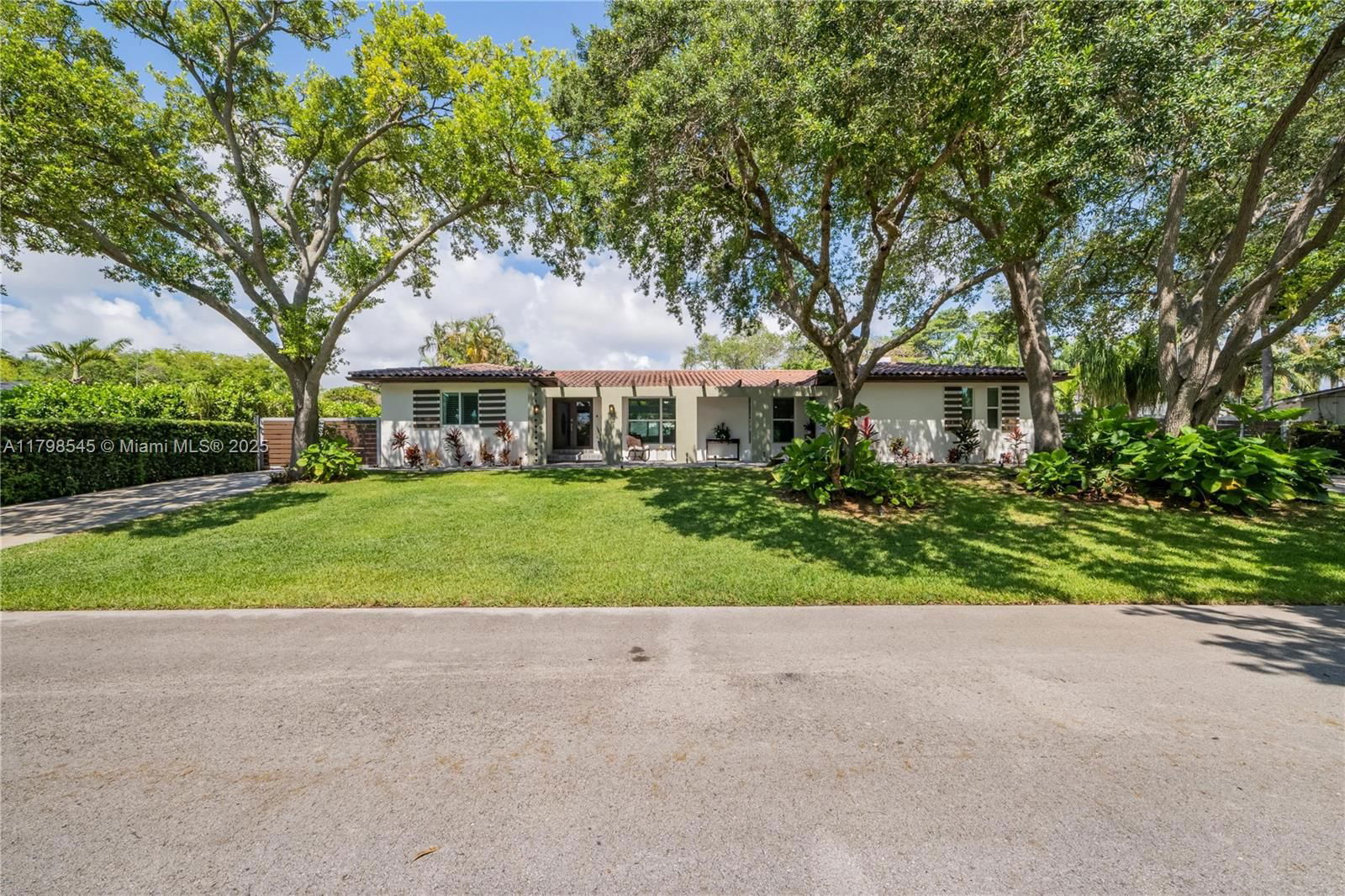 Real estate property located at 17514 82nd Ct, Miami-dade, Old Cutler Shores, Palmetto Bay, FL
