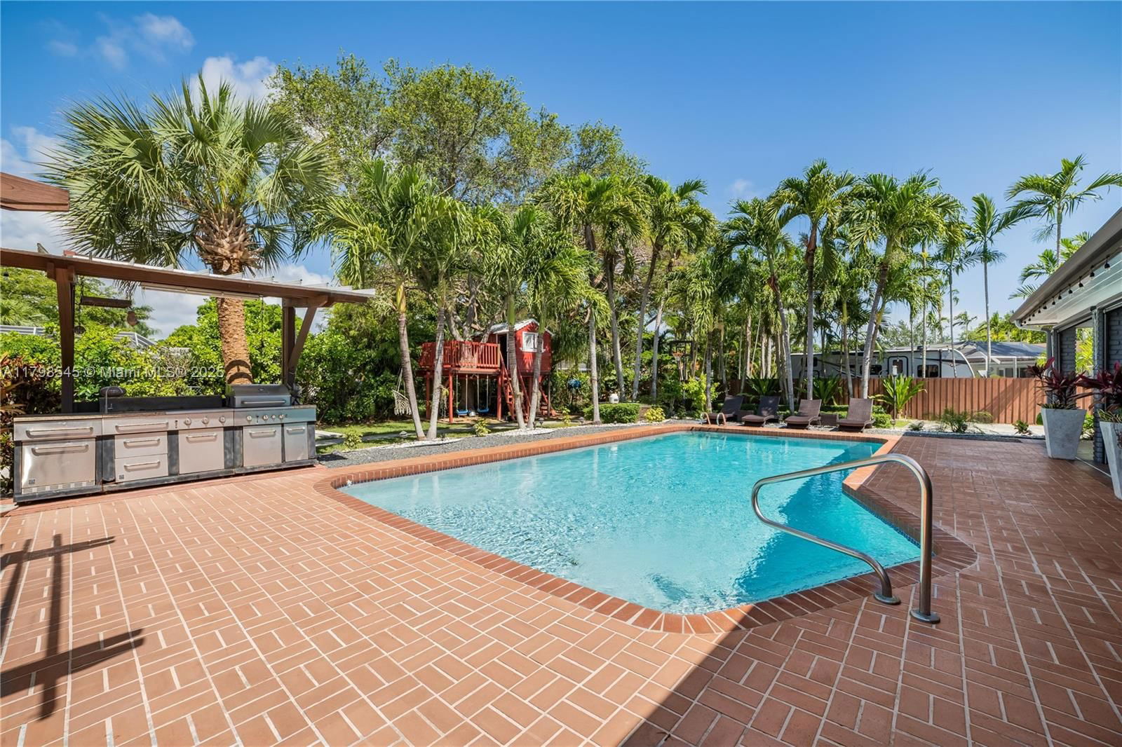 Real estate property located at 17514 82nd Ct, Miami-dade, Old Cutler Shores, Palmetto Bay, FL