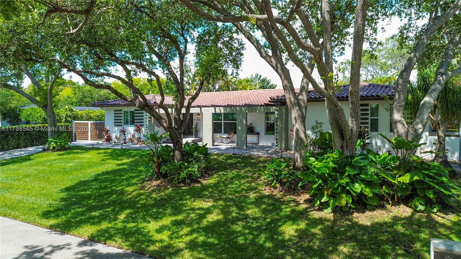 Real estate property located at 17514 82nd Ct, Miami-dade, Old Cutler Shores, Palmetto Bay, FL