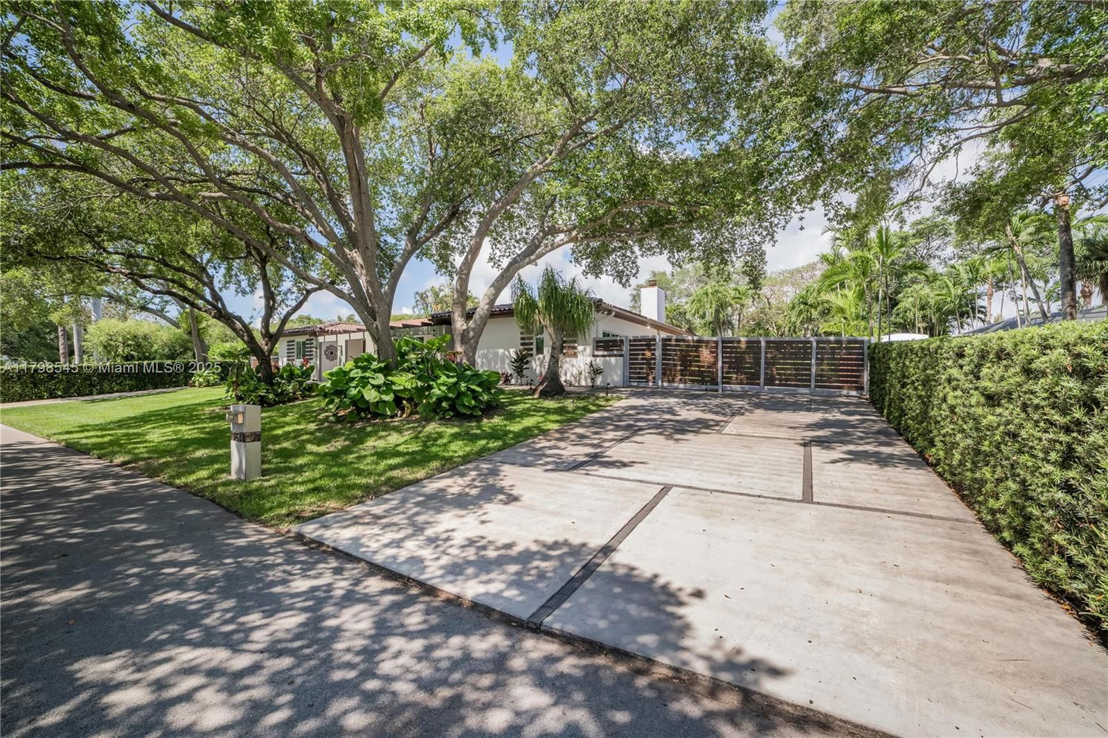 Real estate property located at 17514 82nd Ct, Miami-dade, Old Cutler Shores, Palmetto Bay, FL