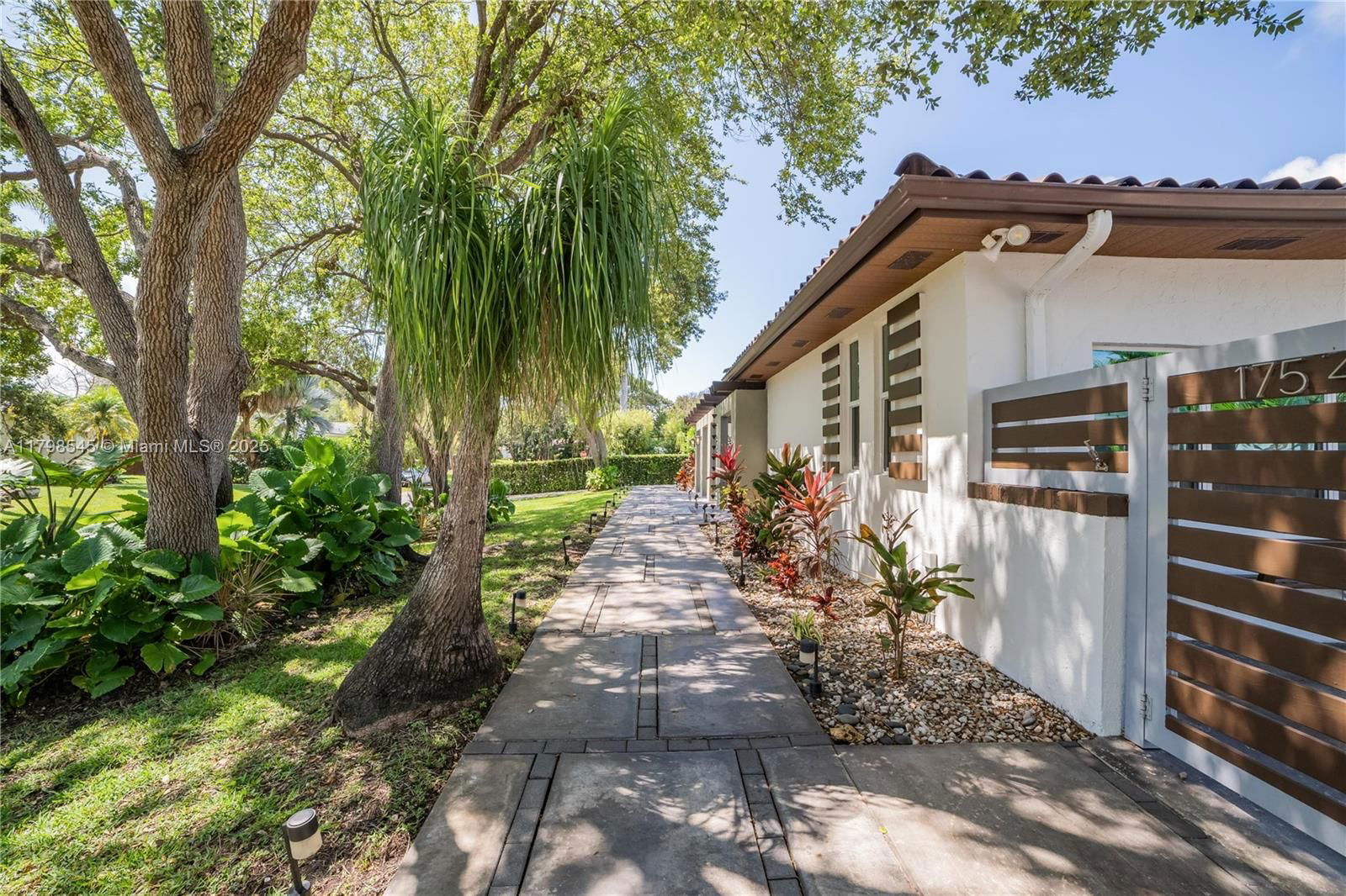 Real estate property located at 17514 82nd Ct, Miami-dade, Old Cutler Shores, Palmetto Bay, FL