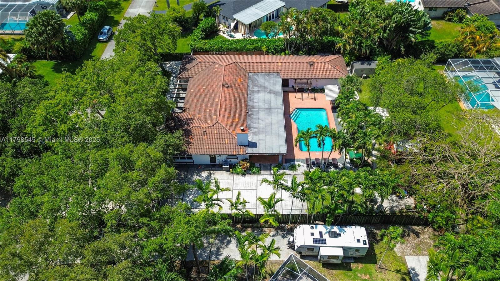 Real estate property located at 17514 82nd Ct, Miami-dade, Old Cutler Shores, Palmetto Bay, FL