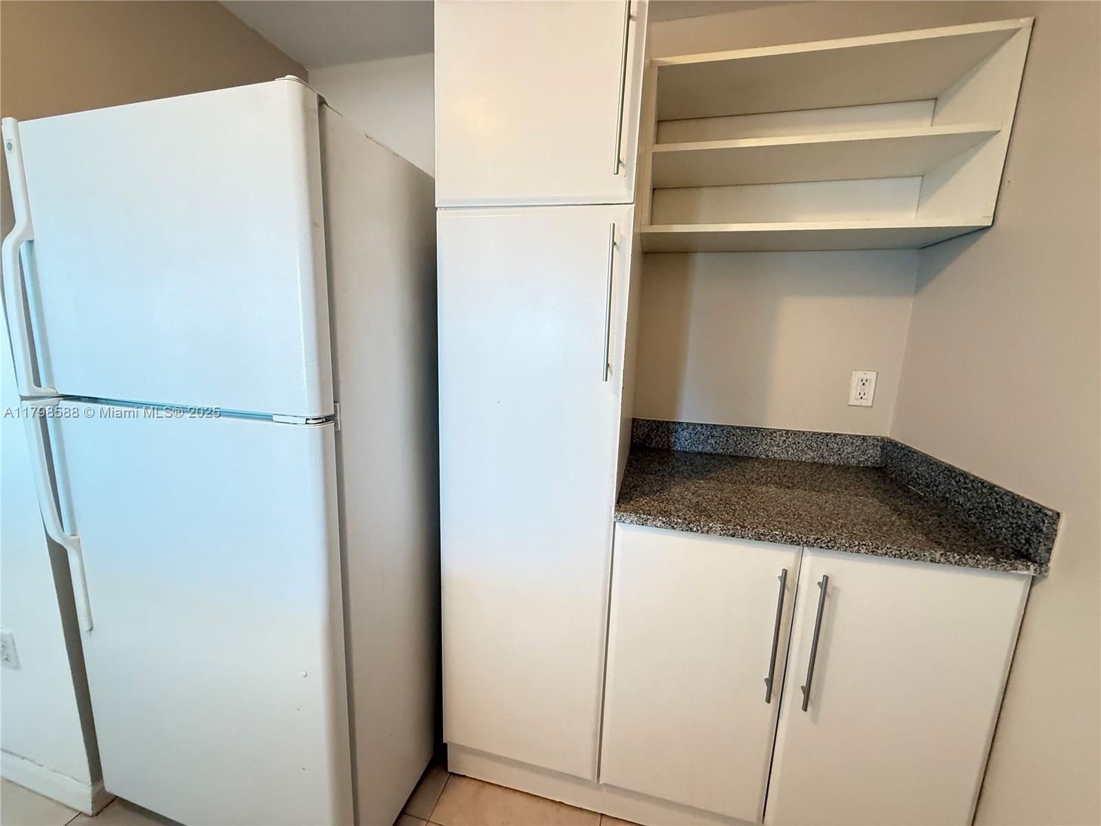 Real estate property located at 275 18th St #2104, Miami-dade, 1800 Biscayne Plaza Condo, Miami, FL