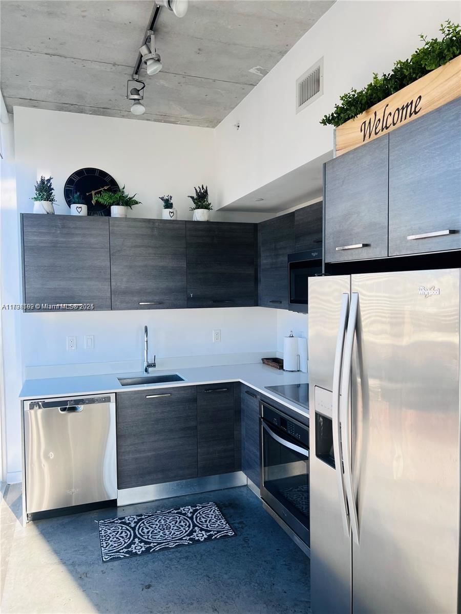 Real estate property located at 151 1st St #1610, Miami-dade, Centro Condo, Miami, FL