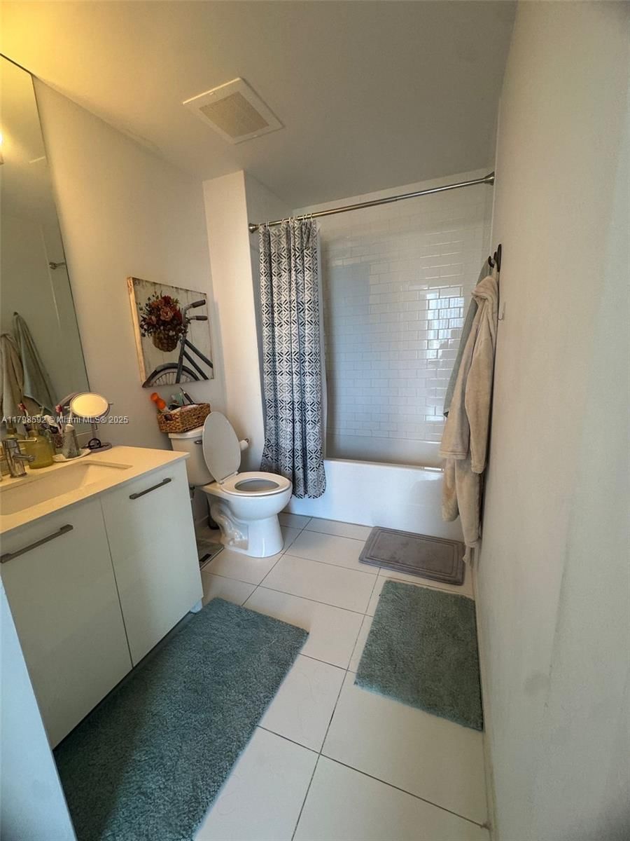 Real estate property located at 151 1st St #1610, Miami-dade, Centro Condo, Miami, FL