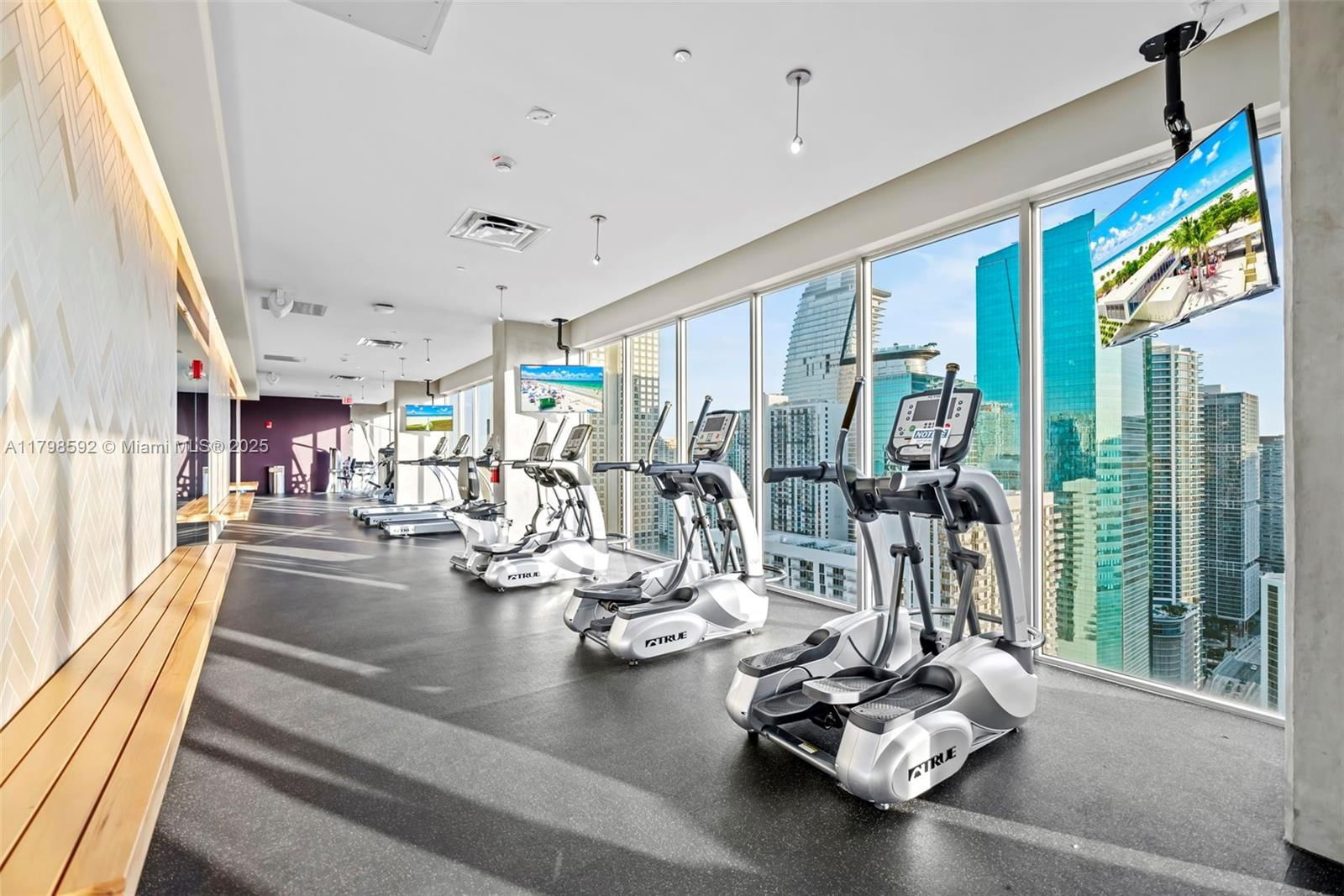Real estate property located at 151 1st St #1610, Miami-dade, Centro Condo, Miami, FL