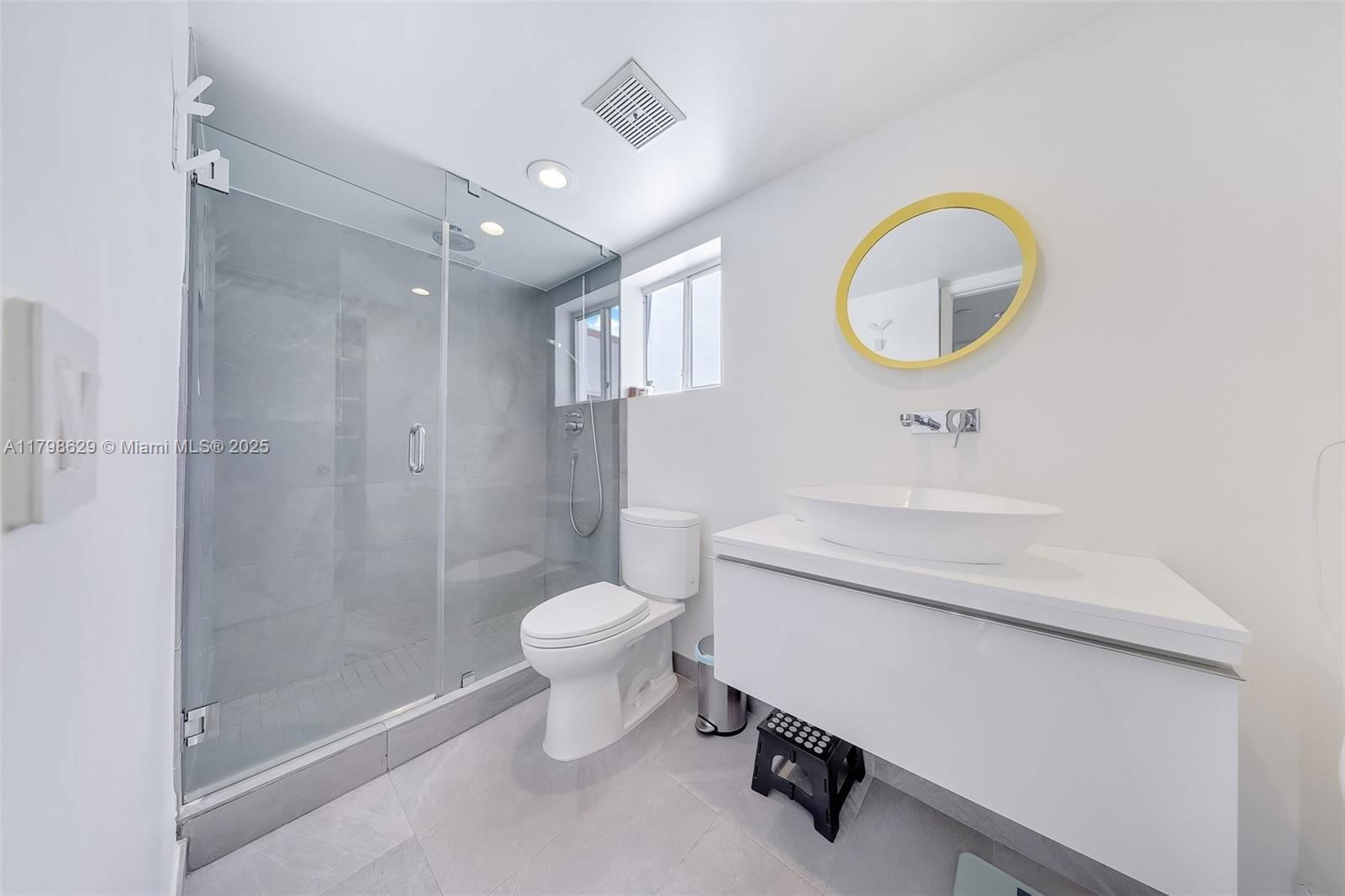 Real estate property located at 2801 Florida Ave #415, Miami-dade, Grove Square Condo, Miami, FL