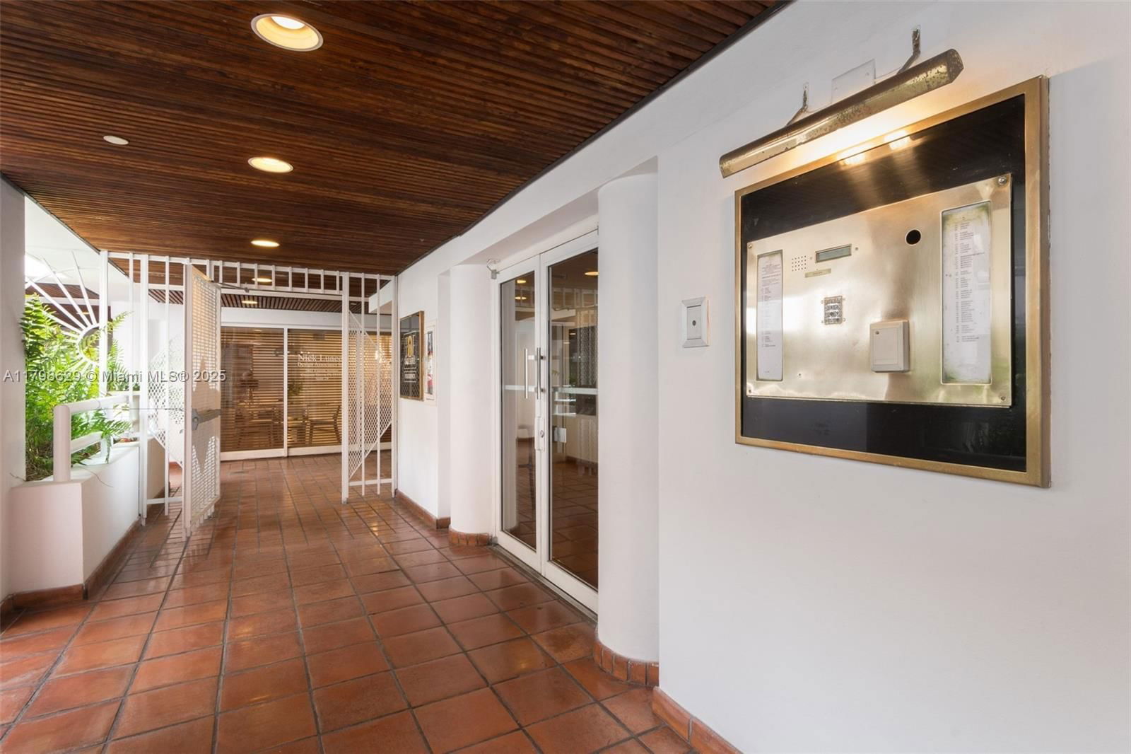 Real estate property located at 2801 Florida Ave #415, Miami-dade, Grove Square Condo, Miami, FL