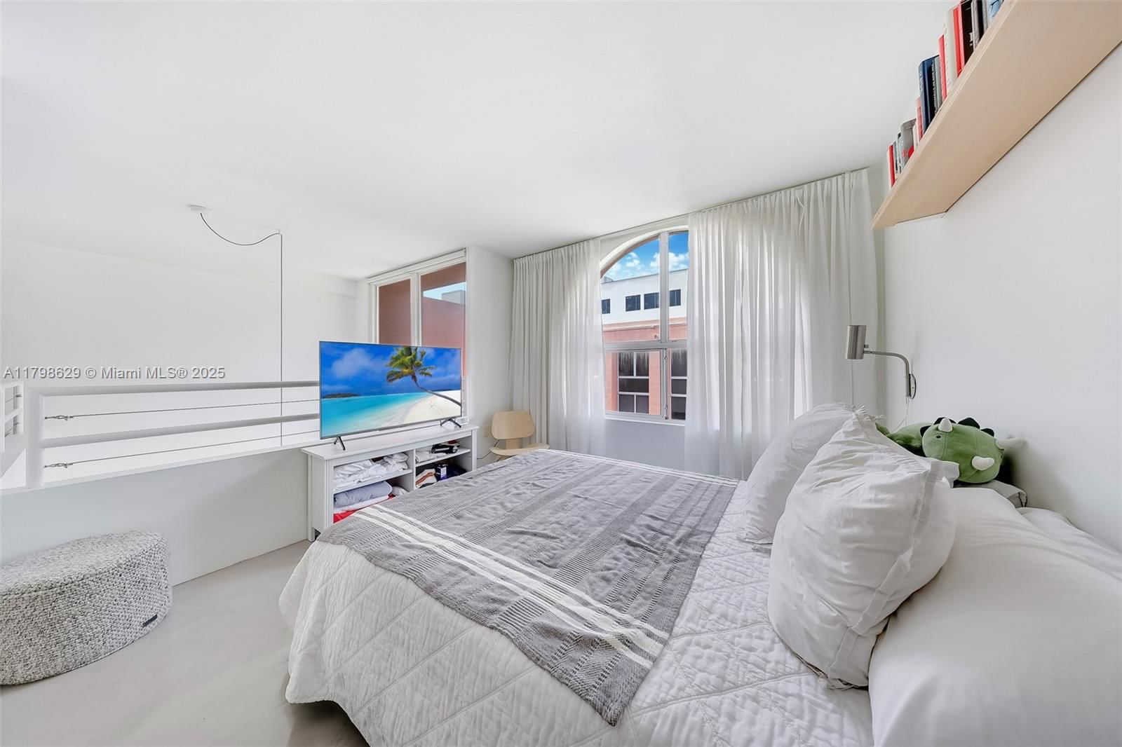 Real estate property located at 2801 Florida Ave #415, Miami-dade, Grove Square Condo, Miami, FL