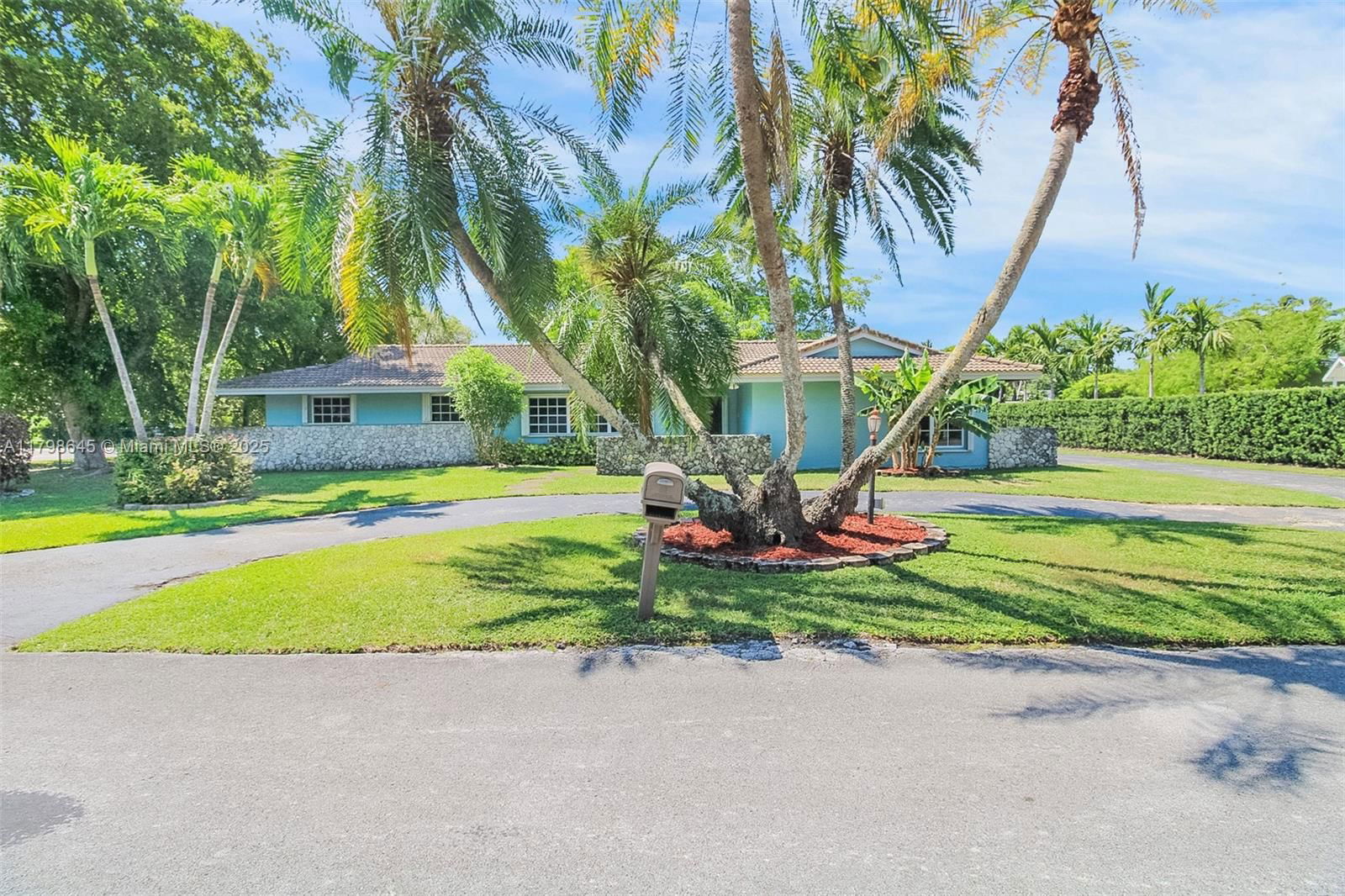 Real estate property located at 7700 168th Ter, Miami-dade, Old Cutler Oaks South, Palmetto Bay, FL
