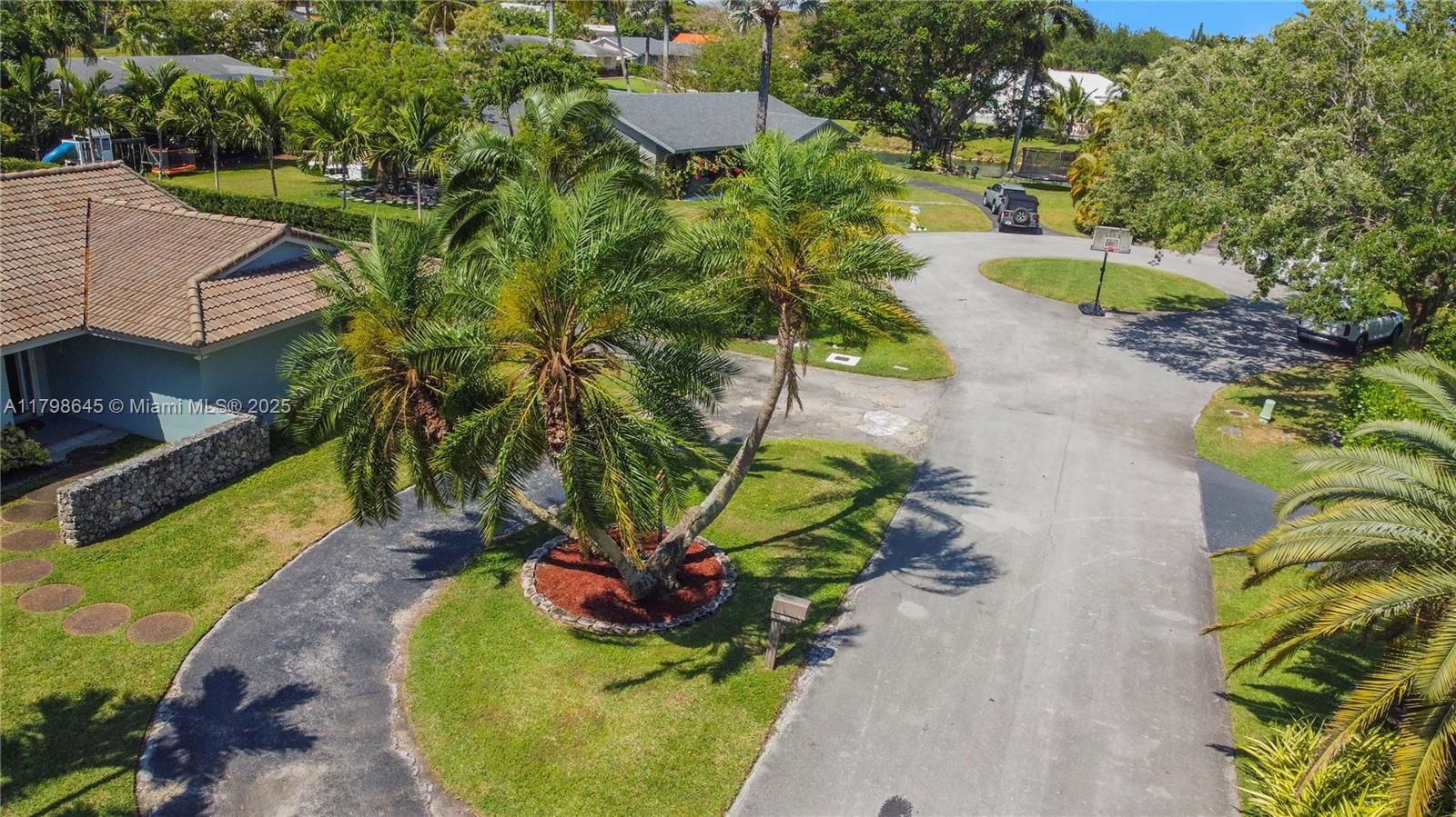 Real estate property located at 7700 168th Ter, Miami-dade, Old Cutler Oaks South, Palmetto Bay, FL