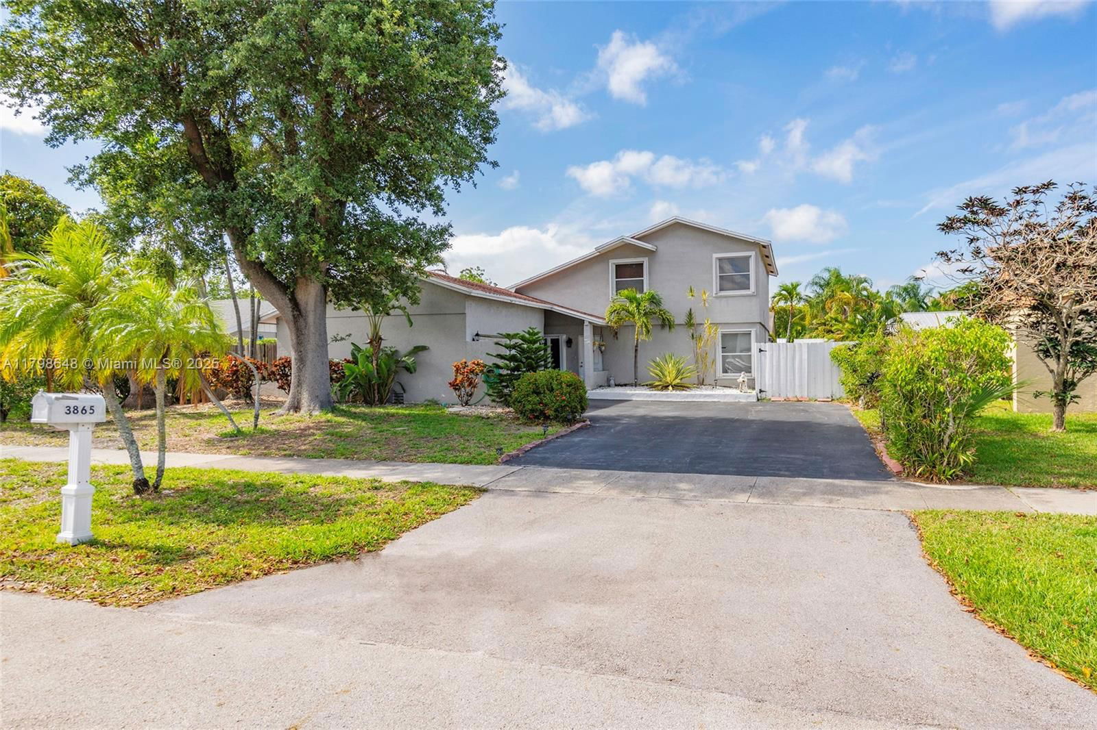 Real estate property located at 3865 1st Pl, Broward, Villages Of Hillsboro Sec, Deerfield Beach, FL