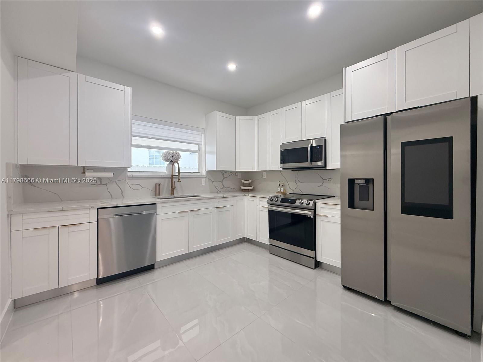 Real estate property located at 927 18th Ave, Miami-dade, Shenandoah, Miami, FL