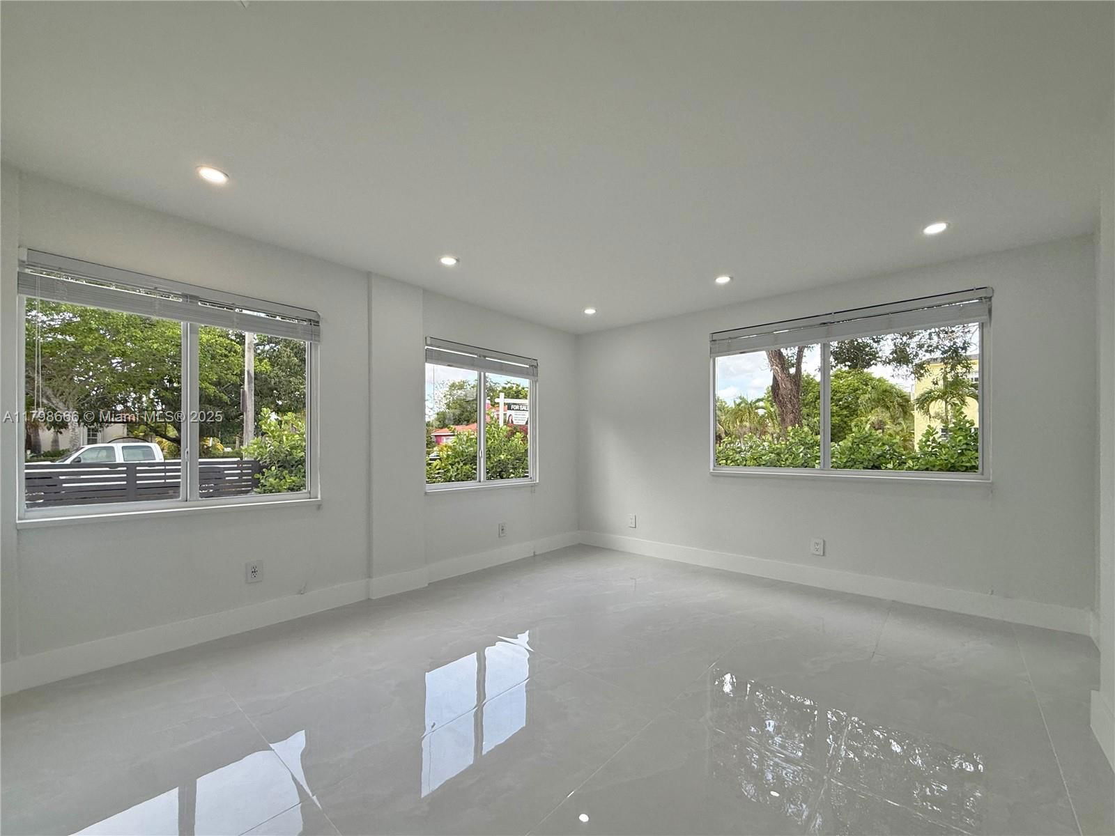 Real estate property located at 927 18th Ave, Miami-dade, Shenandoah, Miami, FL