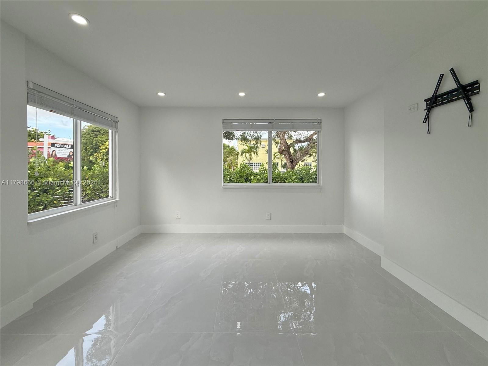 Real estate property located at 927 18th Ave, Miami-dade, Shenandoah, Miami, FL