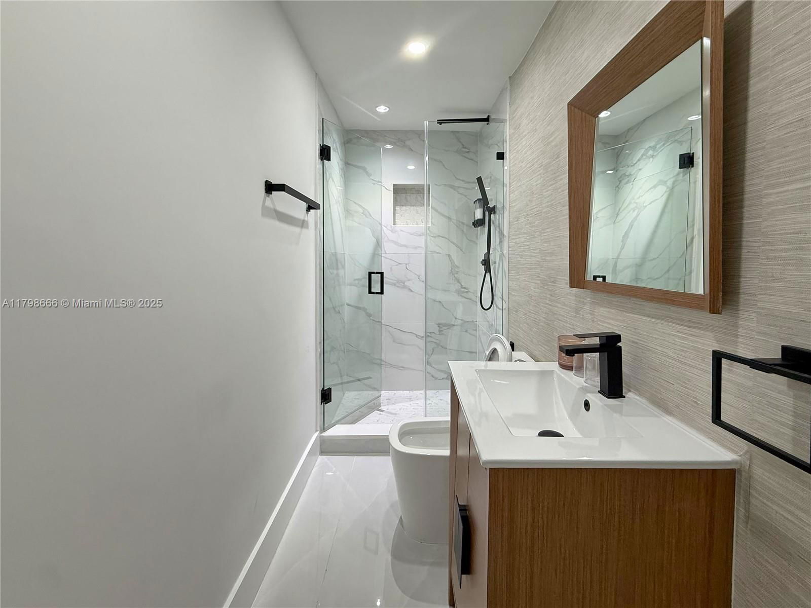 Real estate property located at 927 18th Ave, Miami-dade, Shenandoah, Miami, FL