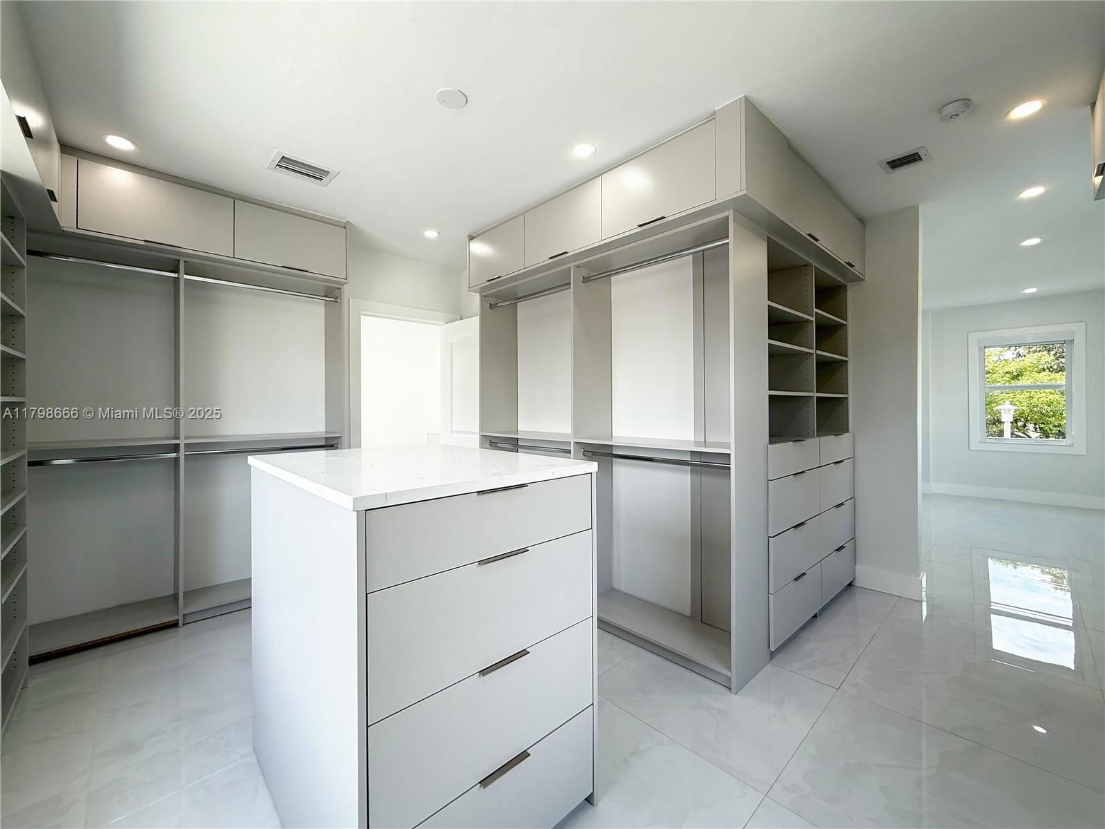 Real estate property located at 927 18th Ave, Miami-dade, Shenandoah, Miami, FL