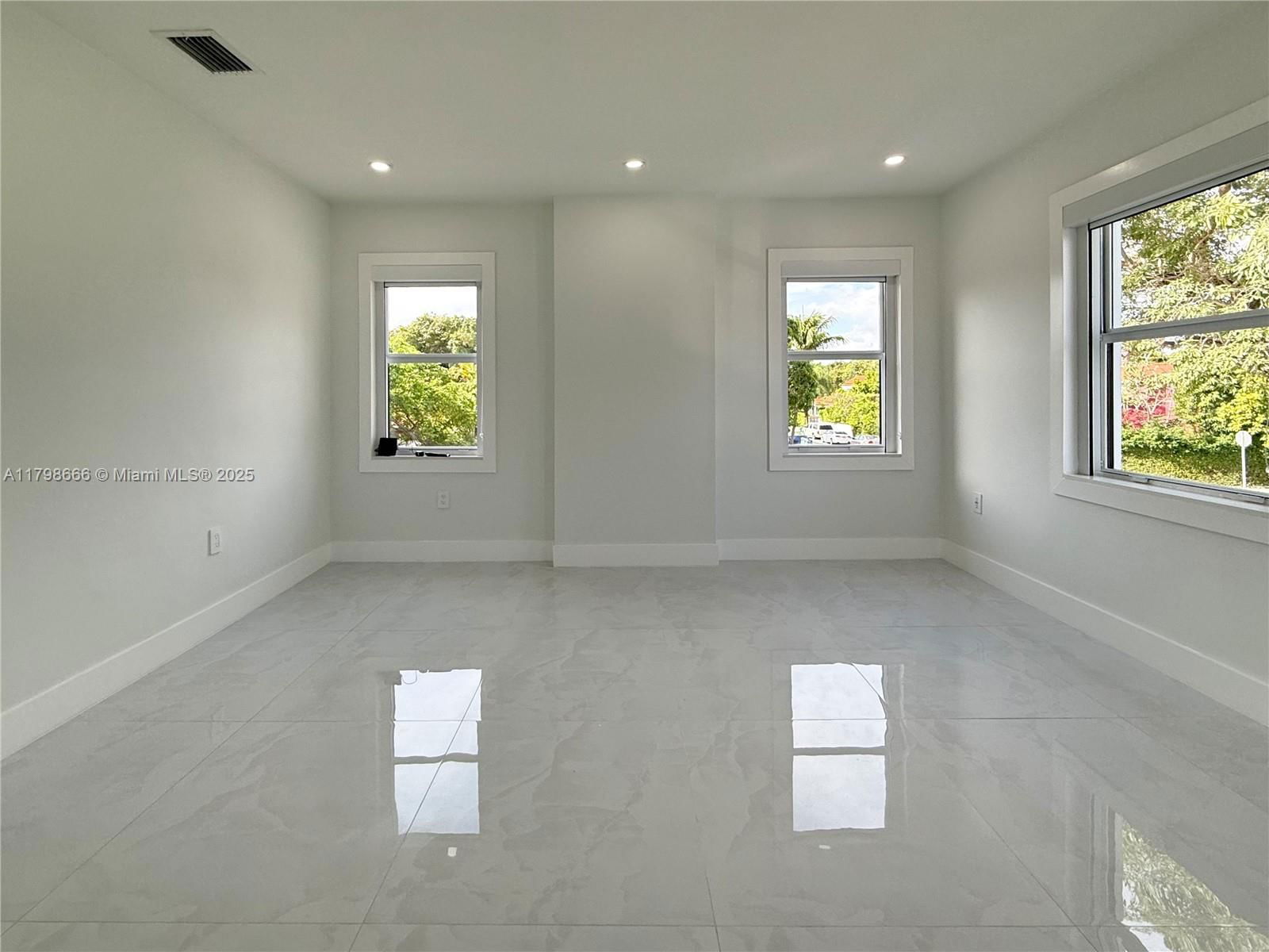 Real estate property located at 927 18th Ave, Miami-dade, Shenandoah, Miami, FL