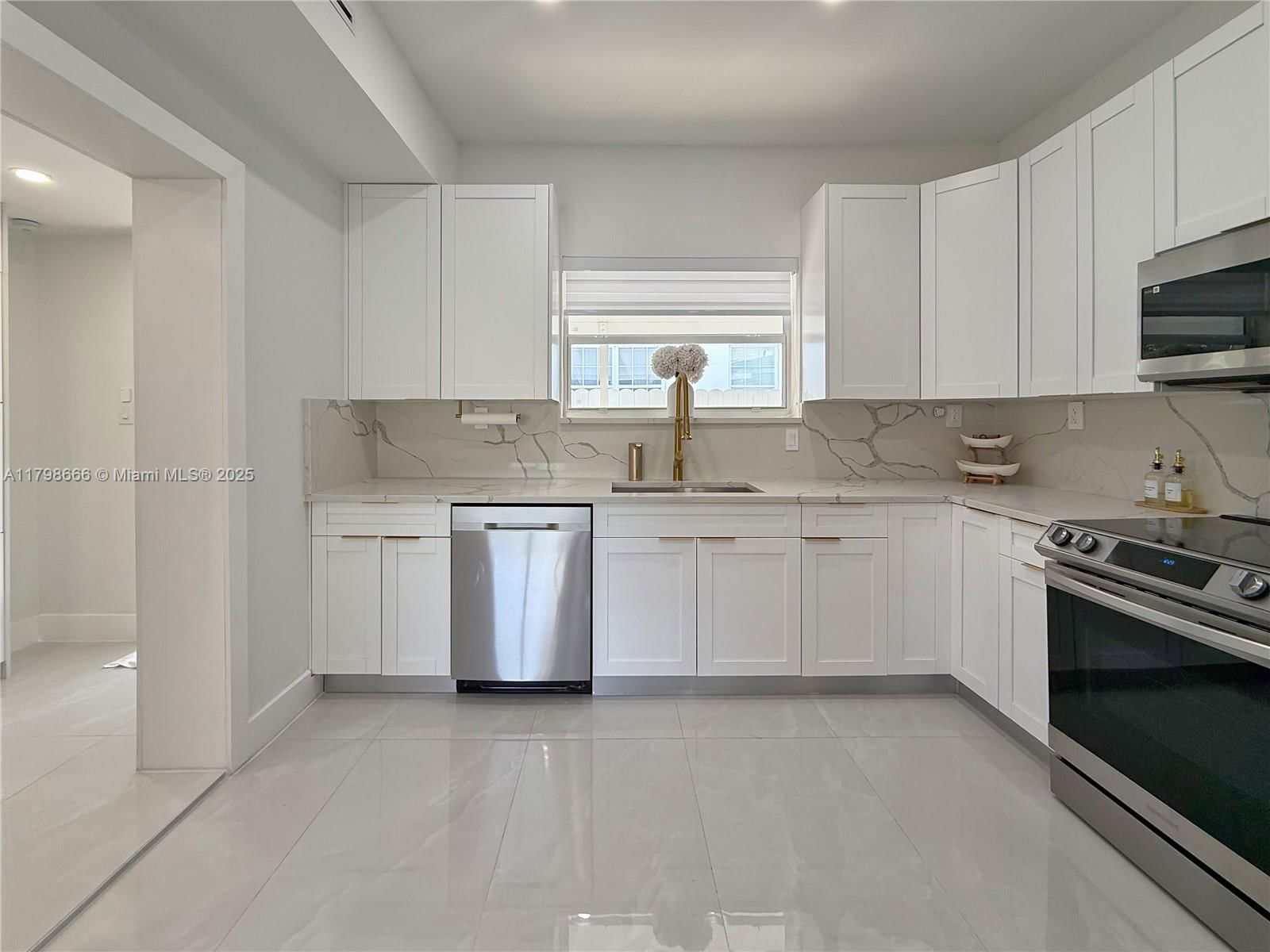 Real estate property located at 927 18th Ave, Miami-dade, Shenandoah, Miami, FL