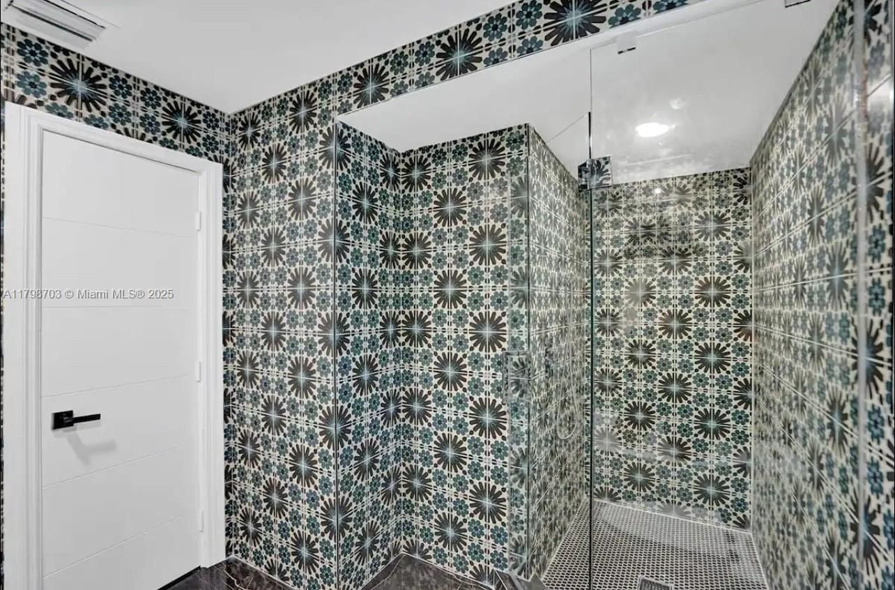 Real estate property located at 725 Harrison St, Broward, Hollywood Lakes Section, Hollywood, FL