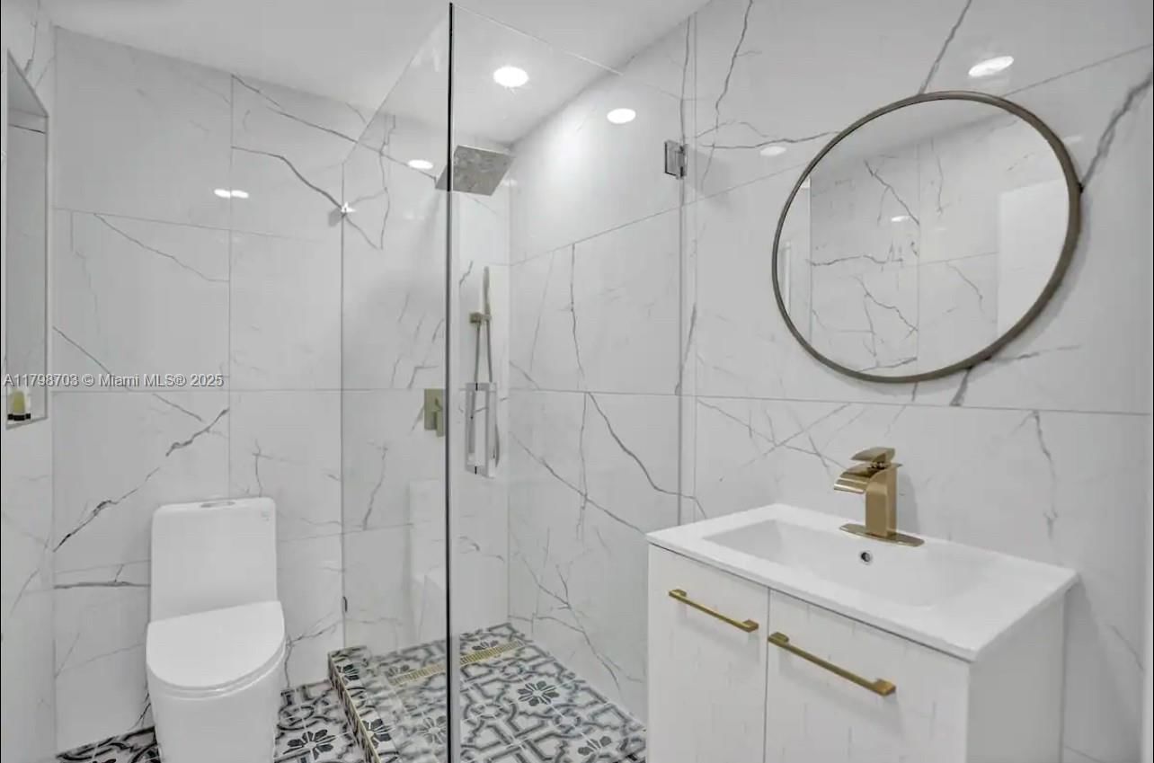 Real estate property located at 725 Harrison St, Broward, Hollywood Lakes Section, Hollywood, FL