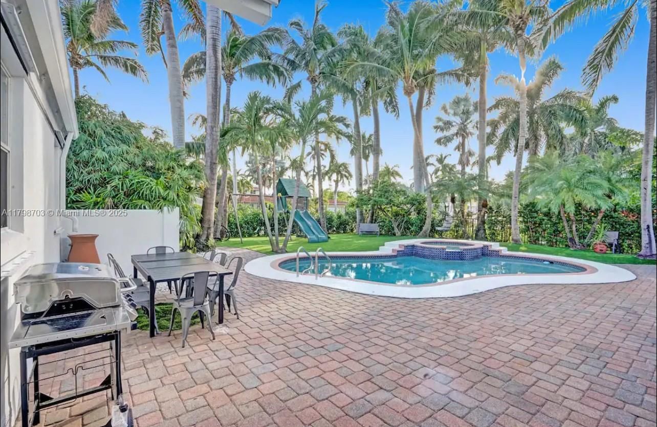 Real estate property located at 725 Harrison St, Broward, Hollywood Lakes Section, Hollywood, FL