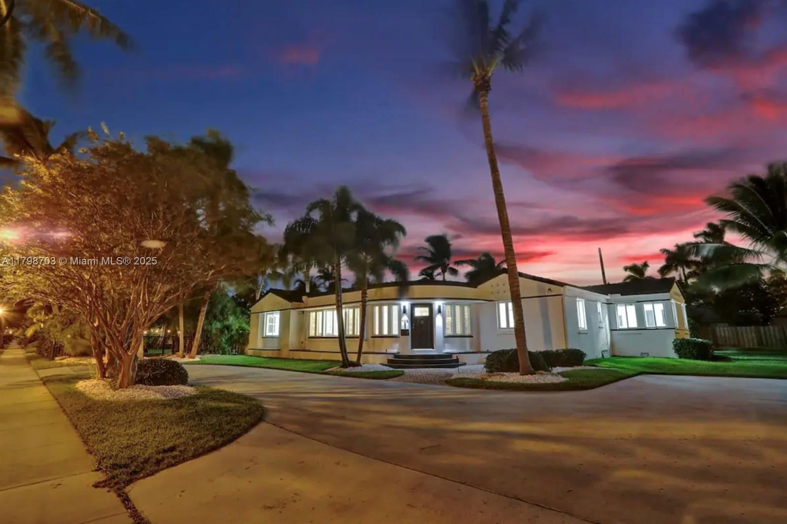 Real estate property located at 725 Harrison St, Broward, Hollywood Lakes Section, Hollywood, FL