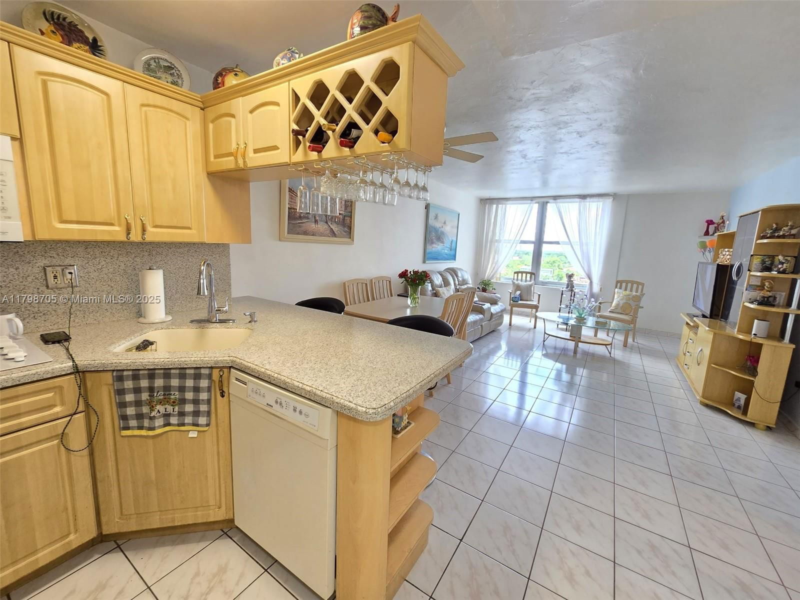 Real estate property located at 2899 Collins Ave #946, Miami-dade, Triton Tower Condo, Miami Beach, FL