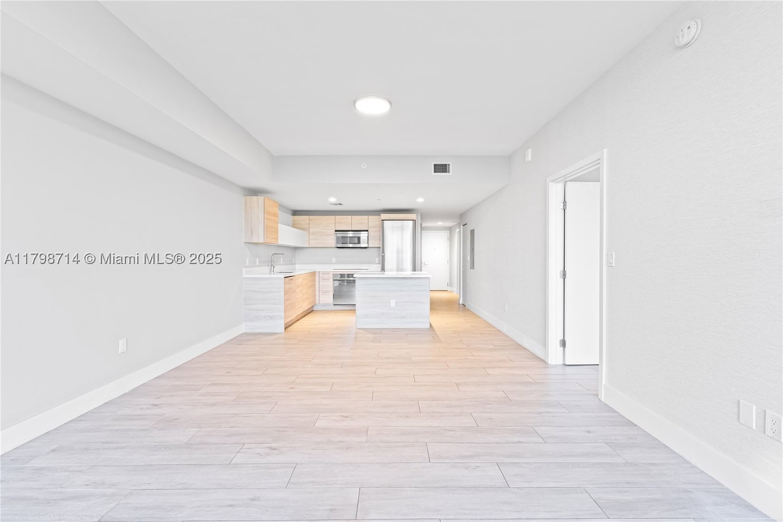 Real estate property located at 16385 Biscayne Blvd #404, Miami-dade, The Harbour North Condo, North Miami Beach, FL