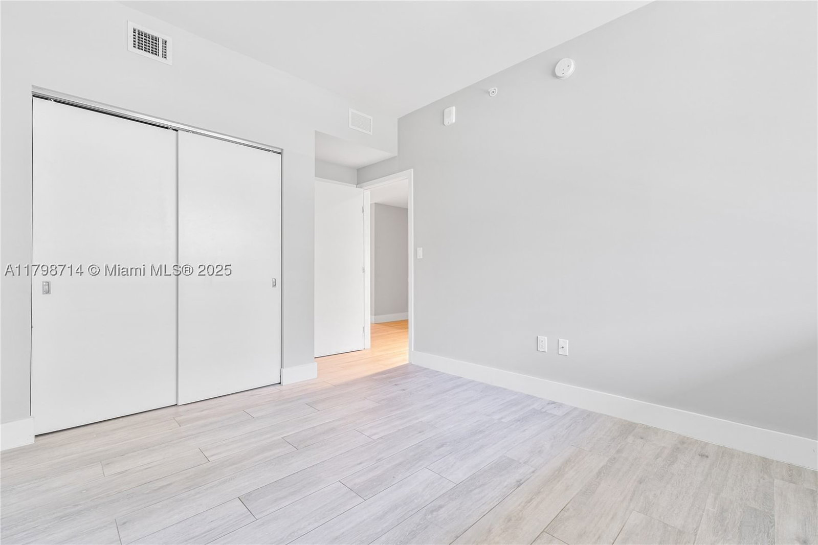 Real estate property located at 16385 Biscayne Blvd #404, Miami-dade, The Harbour North Condo, North Miami Beach, FL