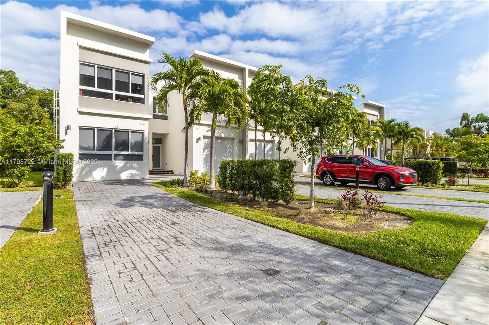 Real estate property located at 2475 135th St, Miami-dade, Parkview Villas Replat, North Miami, FL