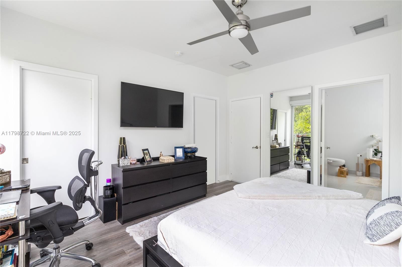 Real estate property located at 2475 135th St, Miami-dade, Parkview Villas Replat, North Miami, FL