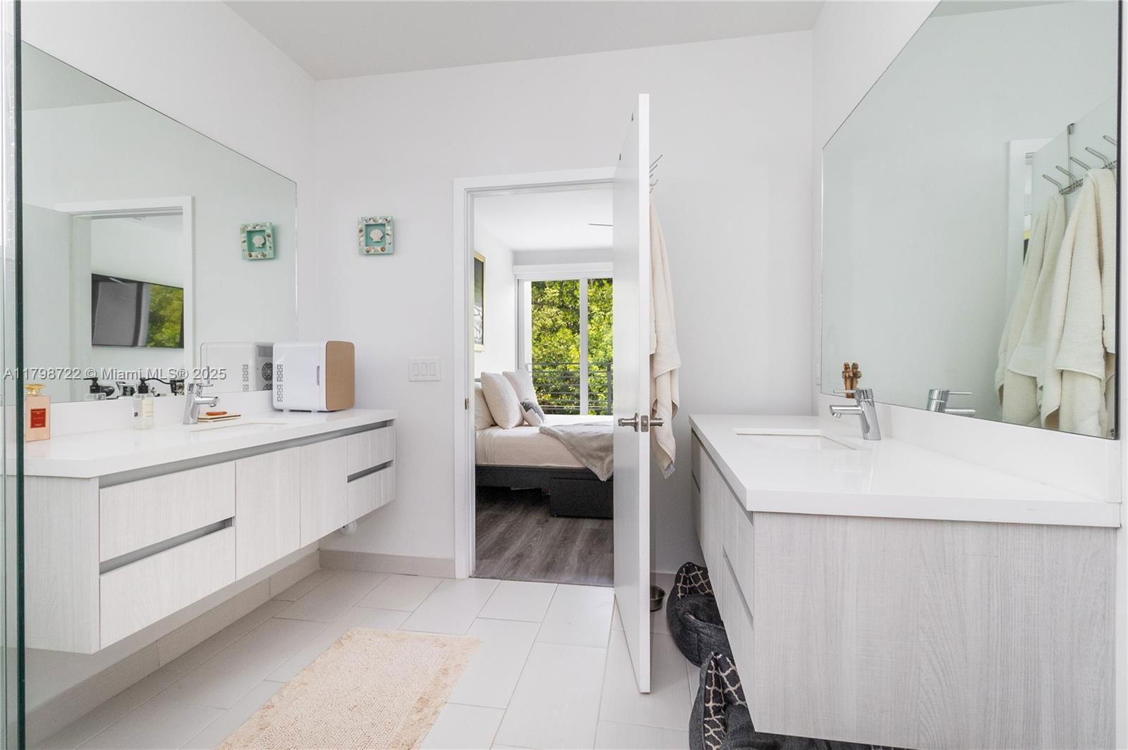 Real estate property located at 2475 135th St, Miami-dade, Parkview Villas Replat, North Miami, FL