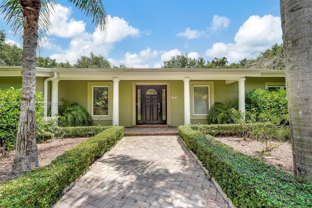 Real estate property located at 6551 126th St, Miami-dade, Hallmark Heights Estates, Pinecrest, FL