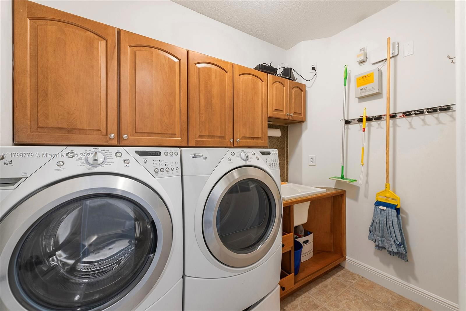Real estate property located at 8268 172nd Terrace, Miami-dade, Groves At Old Cutler, Palmetto Bay, FL