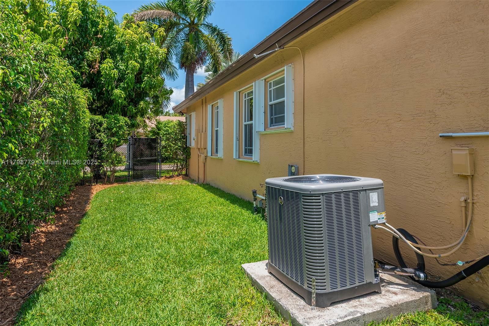 Real estate property located at 8268 172nd Terrace, Miami-dade, Groves At Old Cutler, Palmetto Bay, FL