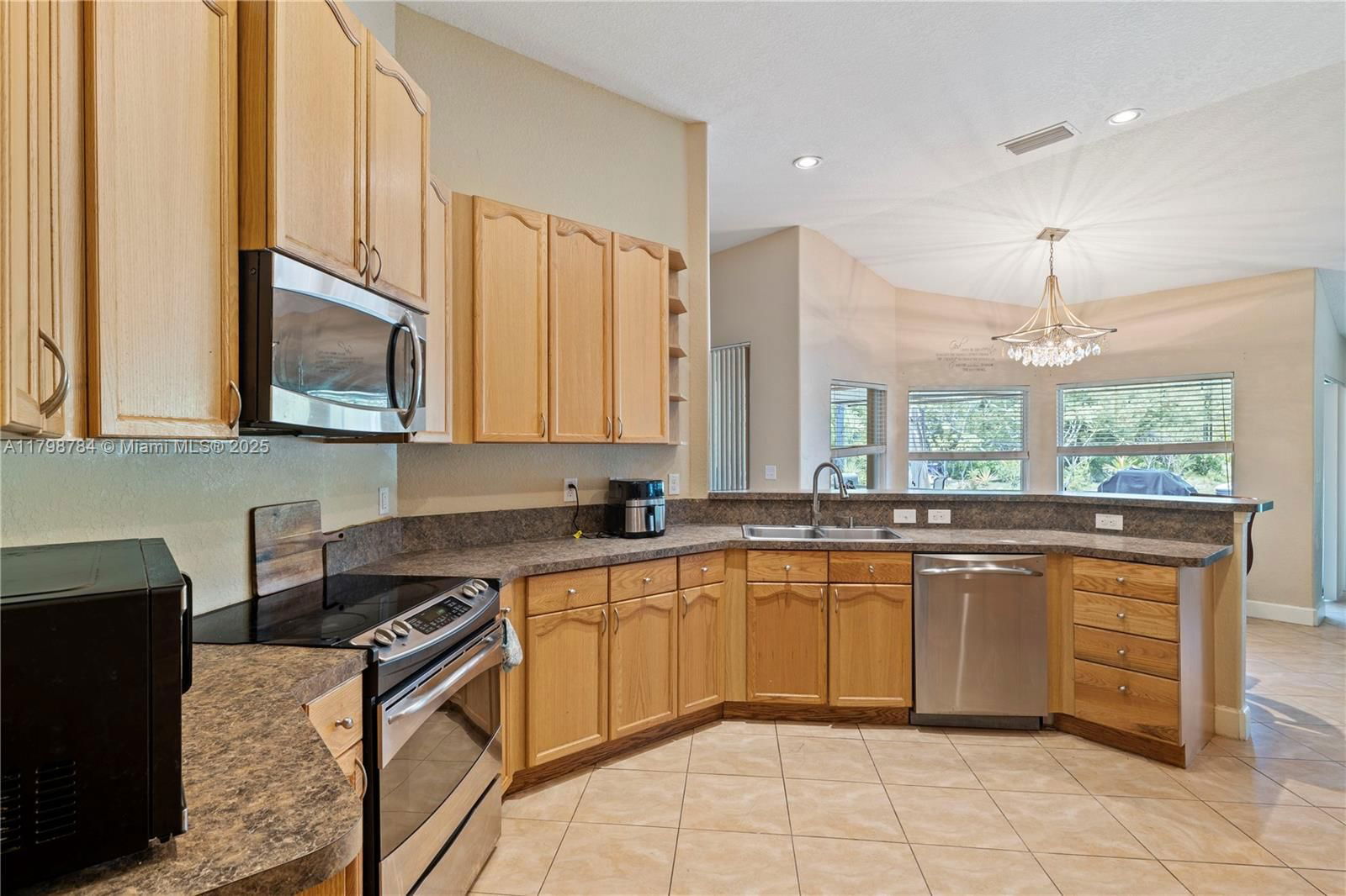 Real estate property located at 5514 West Lundy Cir, St Lucie, Port St Lucie Section 47, Port St. Lucie, FL