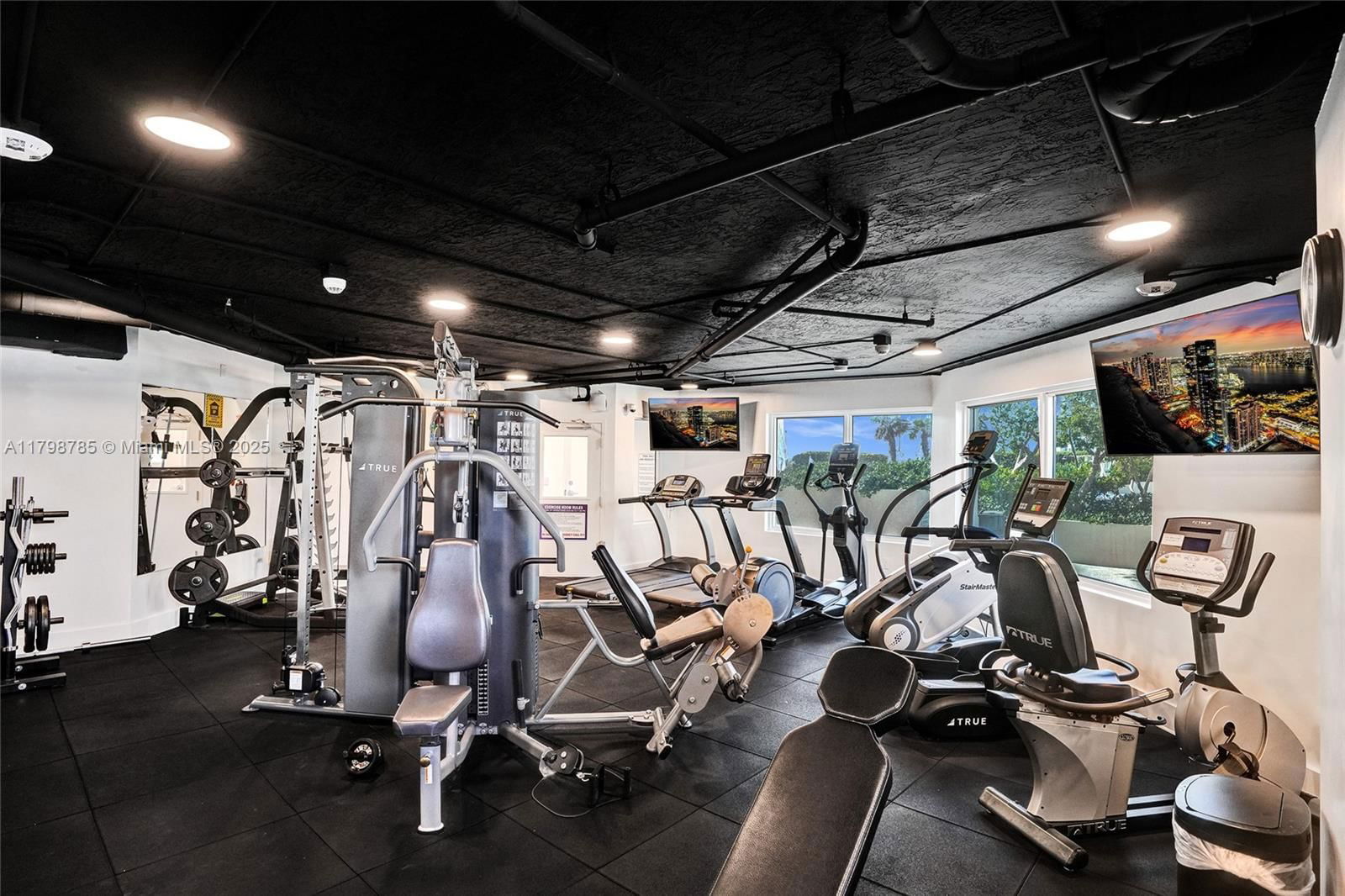 Real estate property located at 7330 Ocean Ter #8-C, Miami-dade, St Tropez Ocean Condo, Miami Beach, FL