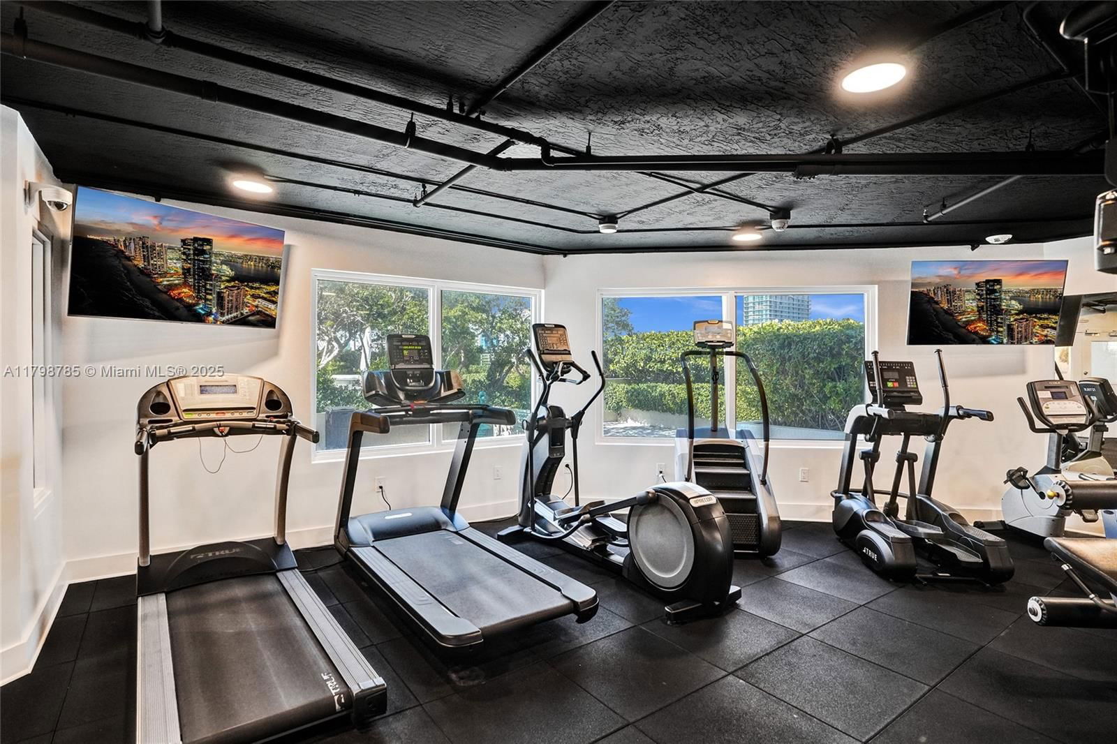 Real estate property located at 7330 Ocean Ter #8-C, Miami-dade, St Tropez Ocean Condo, Miami Beach, FL