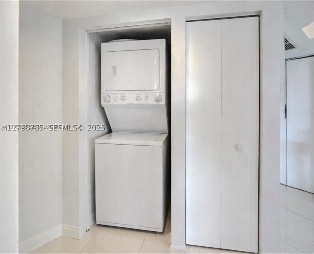 Real estate property located at 7330 Ocean Ter #8-C, Miami-dade, St Tropez Ocean Condo, Miami Beach, FL