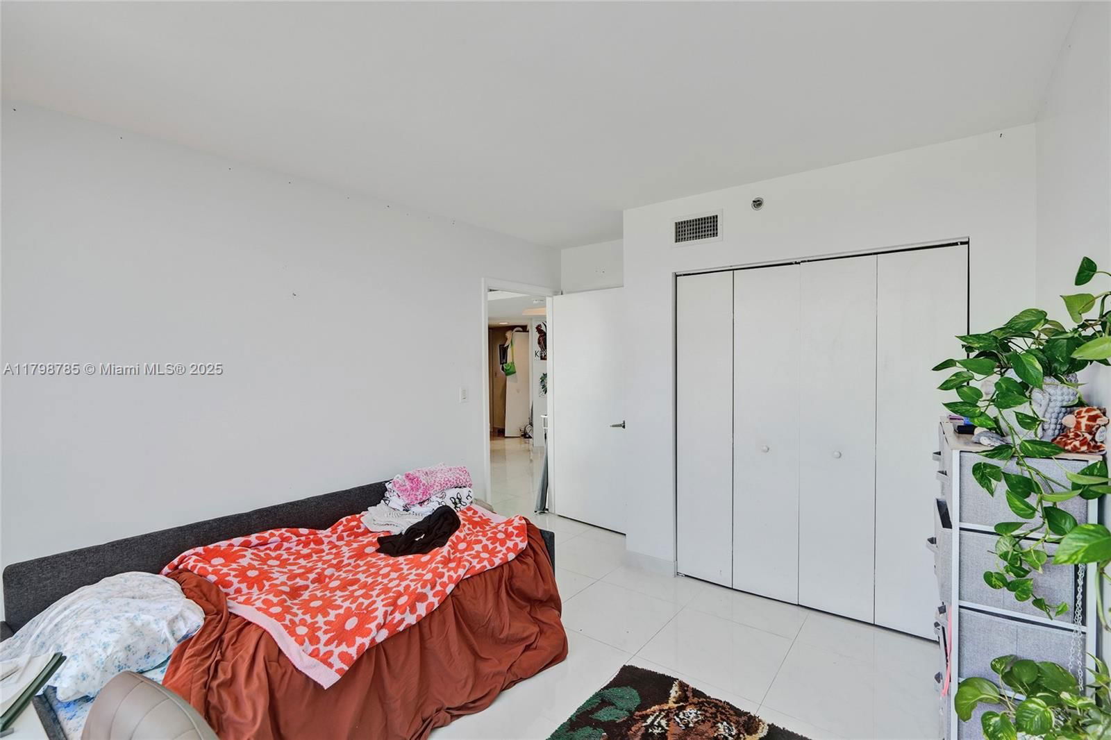 Real estate property located at 7330 Ocean Ter #8-C, Miami-dade, St Tropez Ocean Condo, Miami Beach, FL