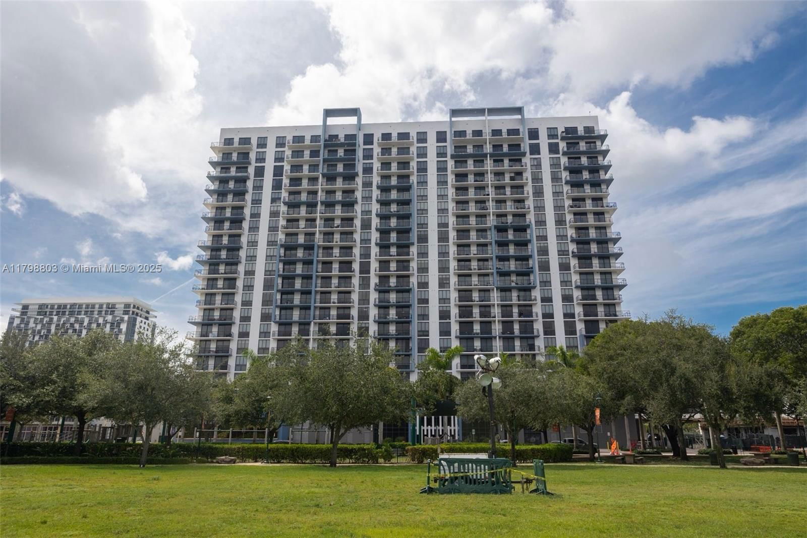 Real estate property located at 5350 84th Ave #705, Miami-dade, 5350 Park Condo, Doral, FL