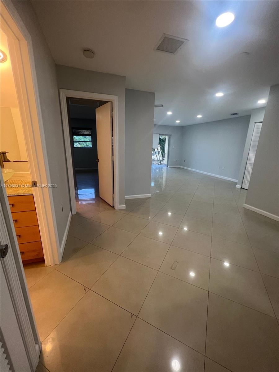 Real estate property located at 7368 82nd St E215, Miami-dade, Village At Dadeland Condo, Miami, FL