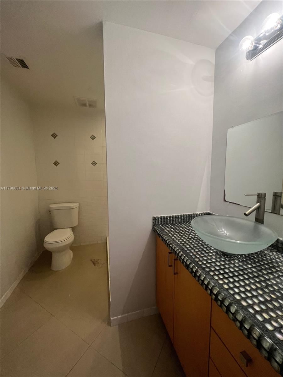 Real estate property located at 7368 82nd St E215, Miami-dade, Village At Dadeland Condo, Miami, FL