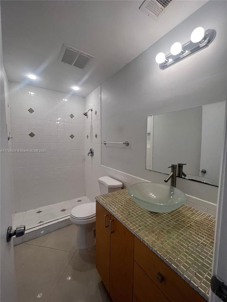 Real estate property located at 7368 82nd St E215, Miami-dade, Village At Dadeland Condo, Miami, FL